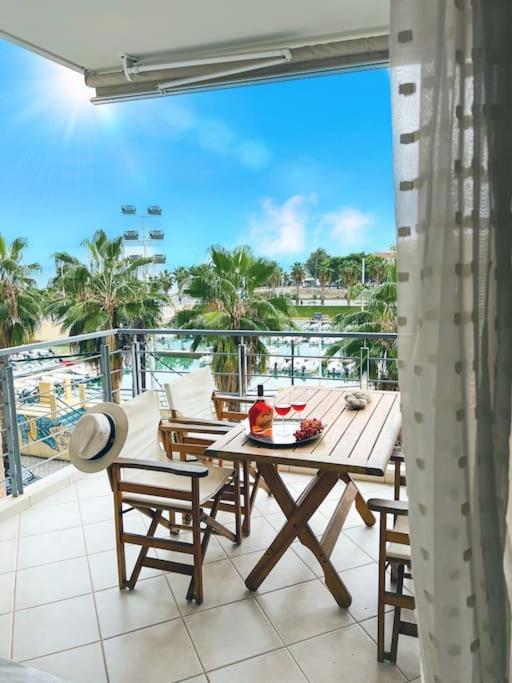 Mare Marina View 1 Apartment Xylokastro Bagian luar foto